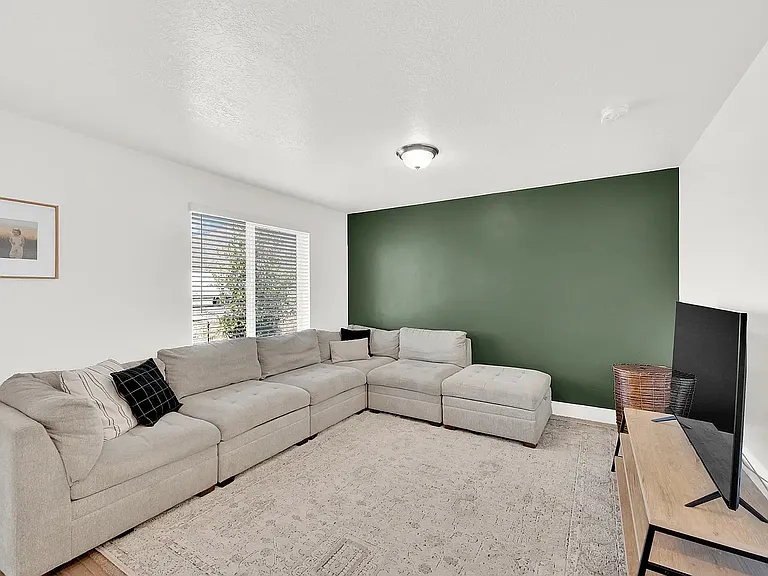 3225 E 1350 S — Photo 10