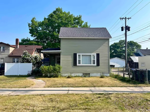 1312 4th Ave S, Escanaba, MI 49829