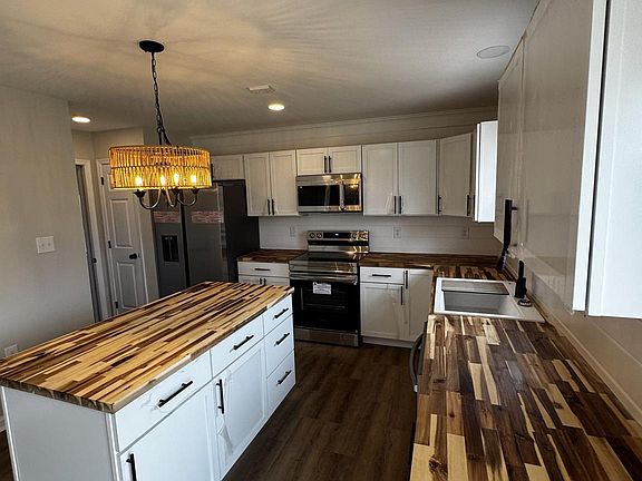 3rd image of 3792 Mountain Shadow Cir