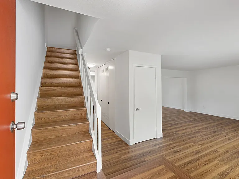 3661 Harvard Dr — Photo 3