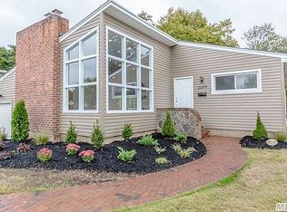 3699 Locust Ave, Seaford, NY 11783