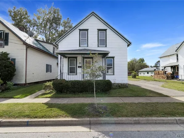 23 Wren Ave, Lancaster, NY 14086