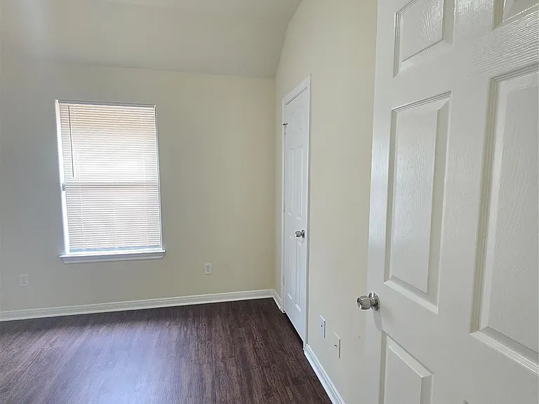2112 Davis St — Photo 10