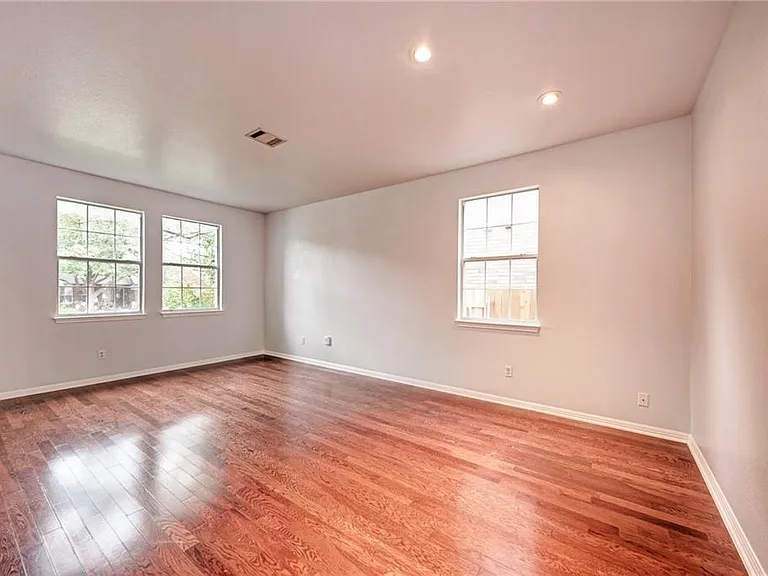 604 Spanish Oak Ter — Photo 7