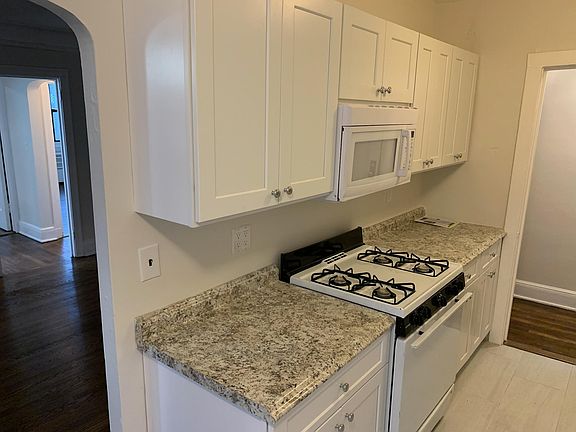 3rd image of 5 Greenridge Ave