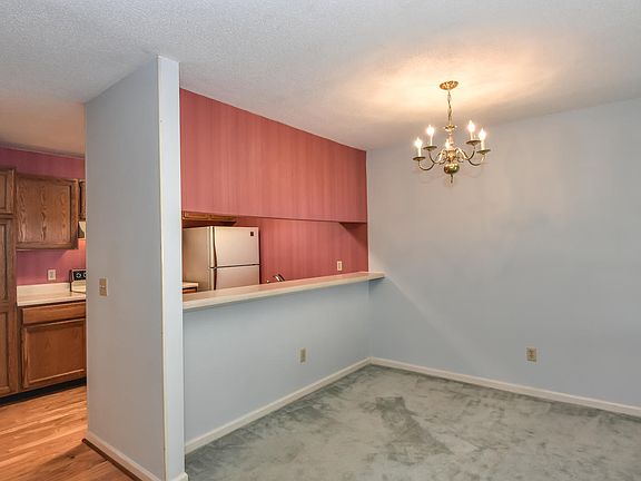 5th image of 222 Oakwood Ct