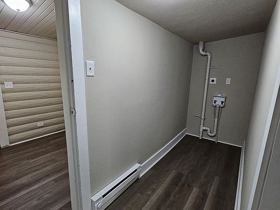 5th image of 806 N Roche St