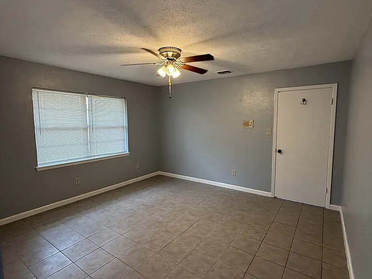 940 W State Highway 243 — Photo 12