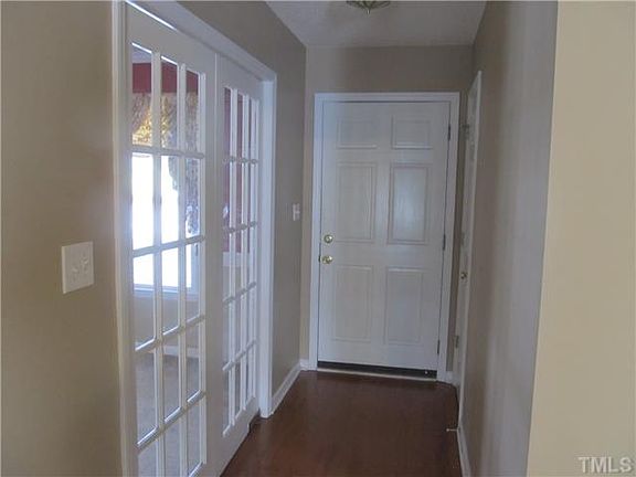 3rd image of 110 Oak Park Dr