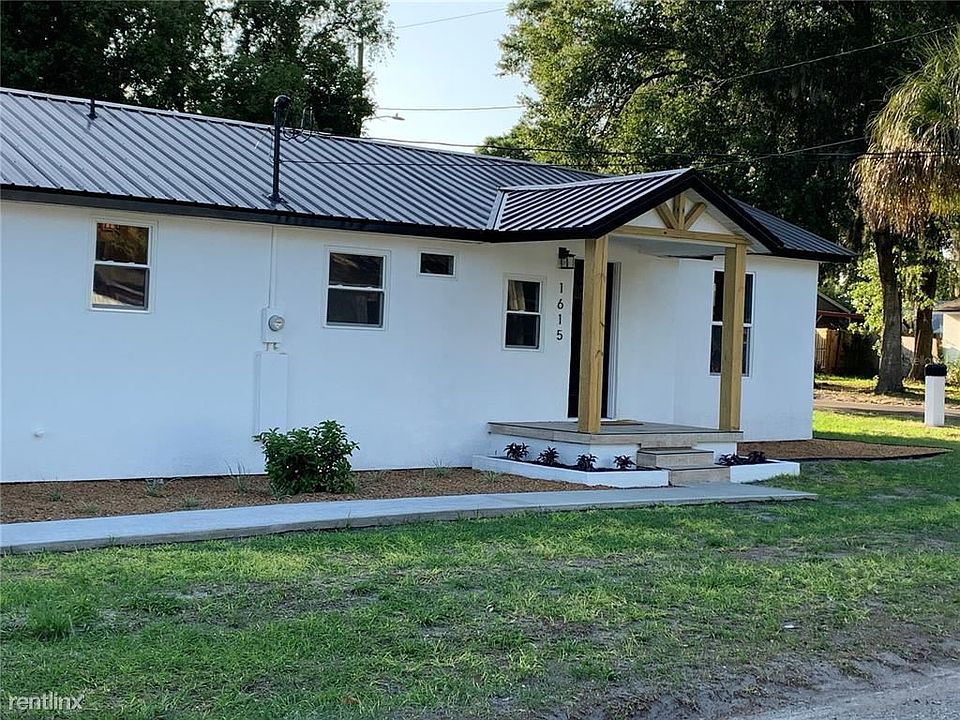 1st image of 1615 E Poinsettia Ave