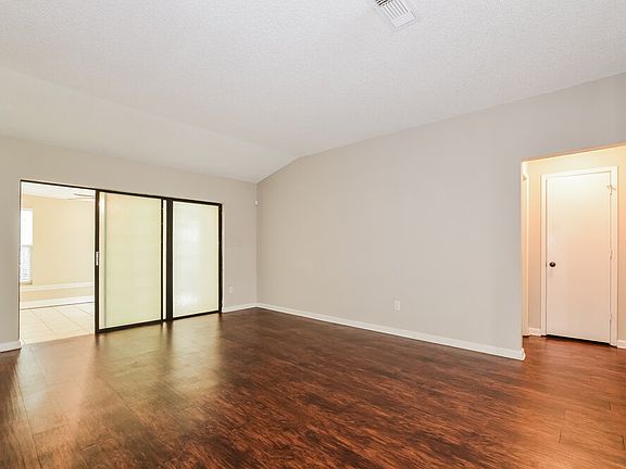 4th image of 321 Alba Ln