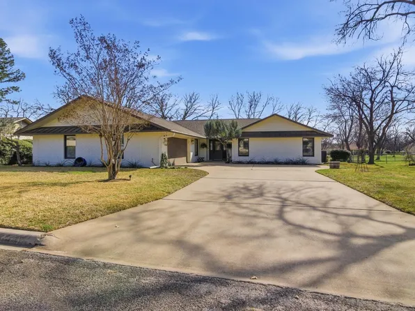 417 Olympia Fields, Meadowlakes, TX 78654