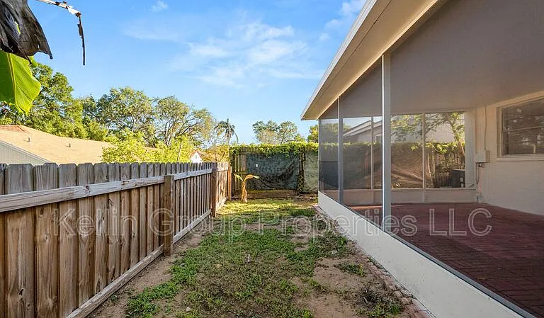 303 Regal Park Dr — Photo 38