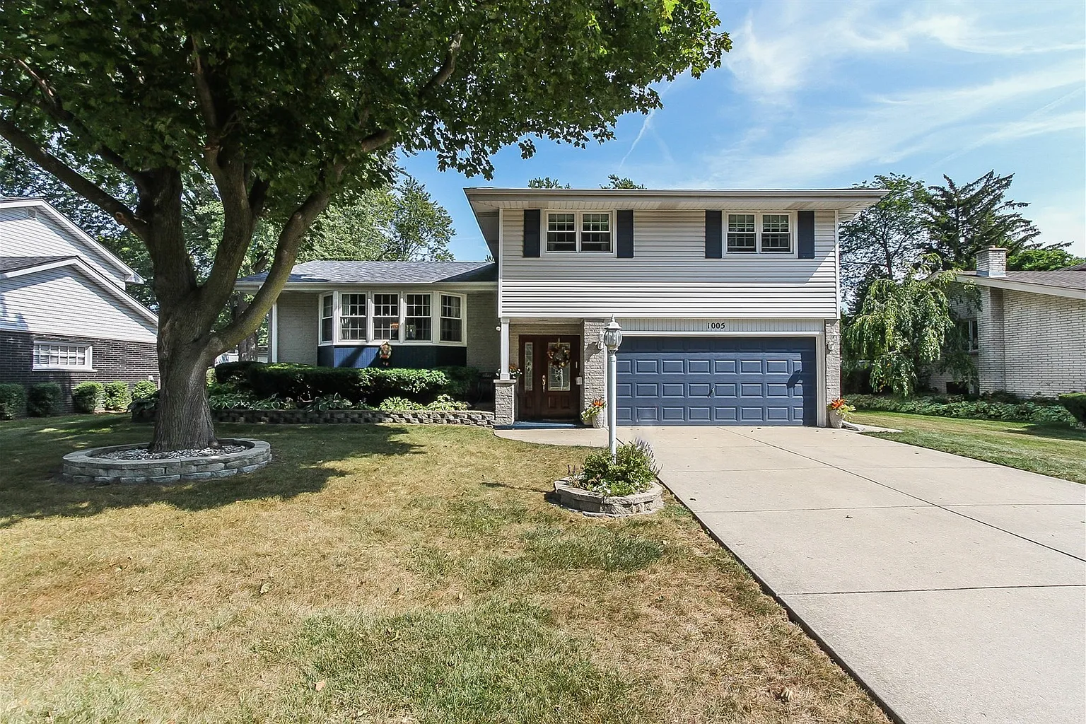 1005 N Newberry Ln photo 1
