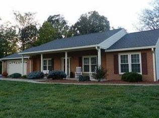 1738 Stone Mill Dr, Salem, VA 24153