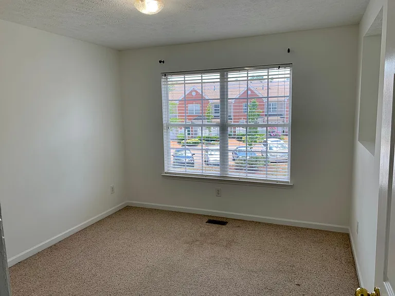 400 Bembridge Ln — Photo 17