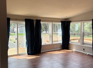 6553 Long Lake Dr, Nine Mile Falls, WA 99026