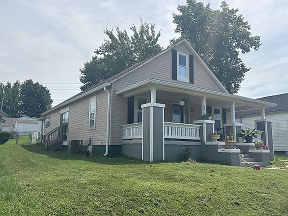 3rd image of 302 S Lincoln St