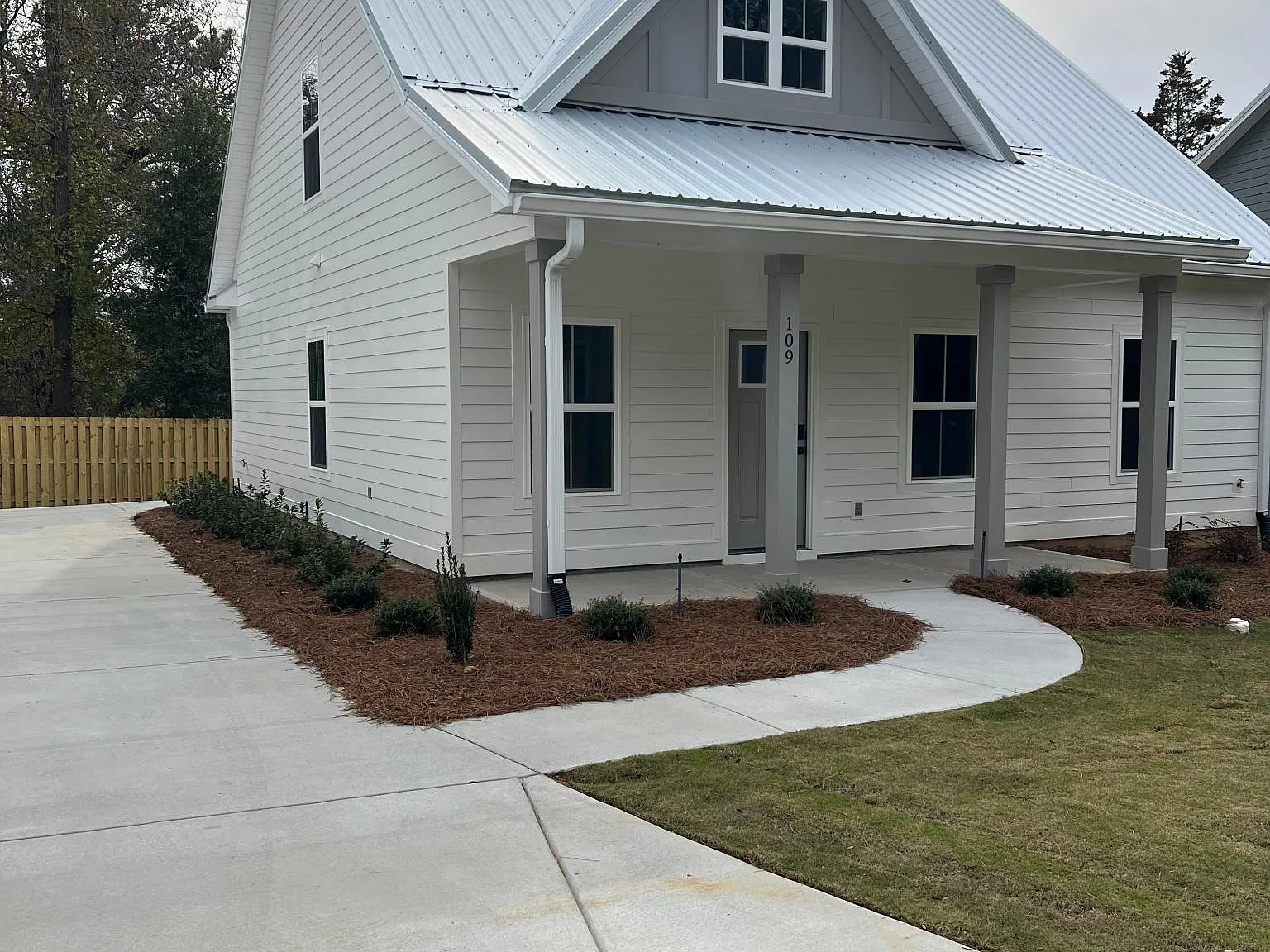 3 bed, 2.5 bath, 1545 sqft, $2,000 — Photo 2