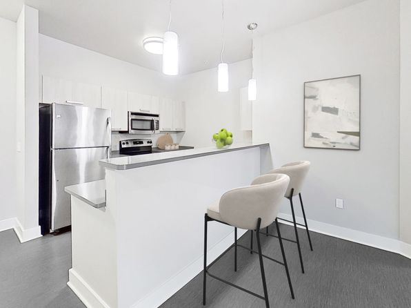 313 N Cedar St APT 526