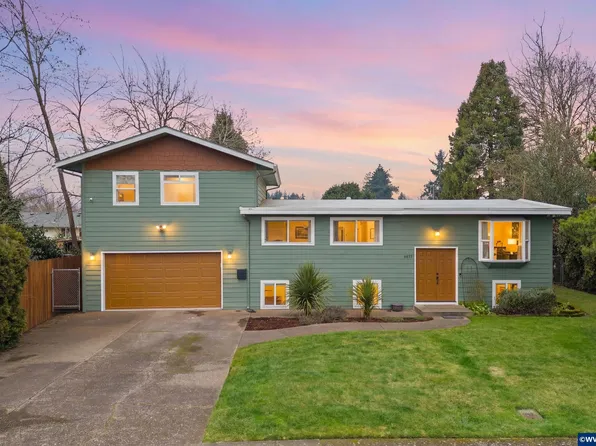 2573 Carleton Way NE, Salem, OR 97301