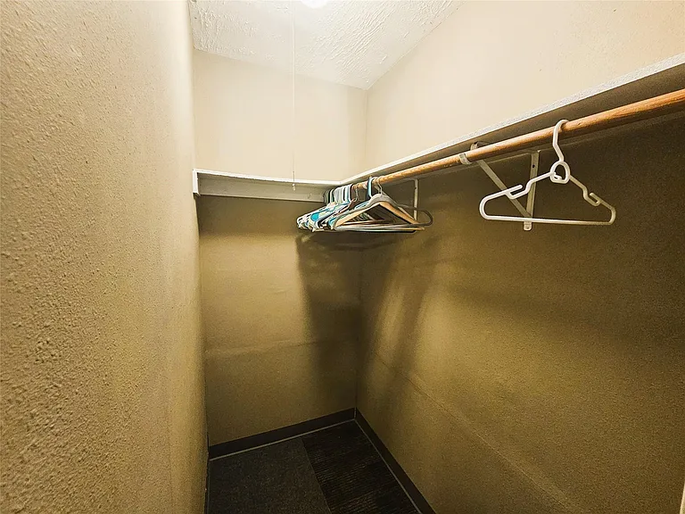 23915 Tayloe House Ln — Photo 12