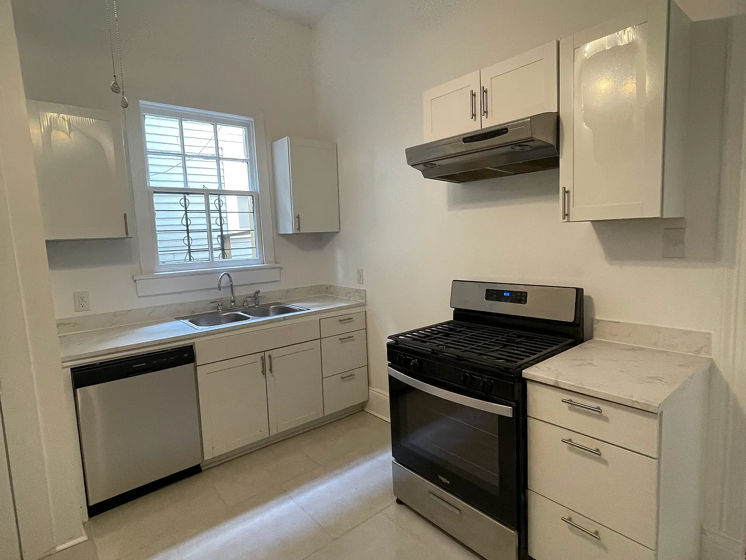 2 bed, 1500 sqft, $1,650 — Photo 3