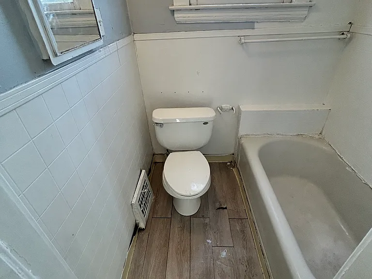 1170 E 60th St #2 — Photo 11