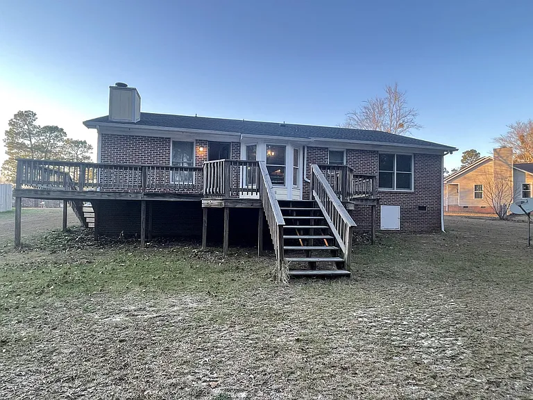 212 Sprucepine Dr — Photo 32