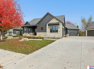 21967 Brookside Ave, Elkhorn, NE 68022