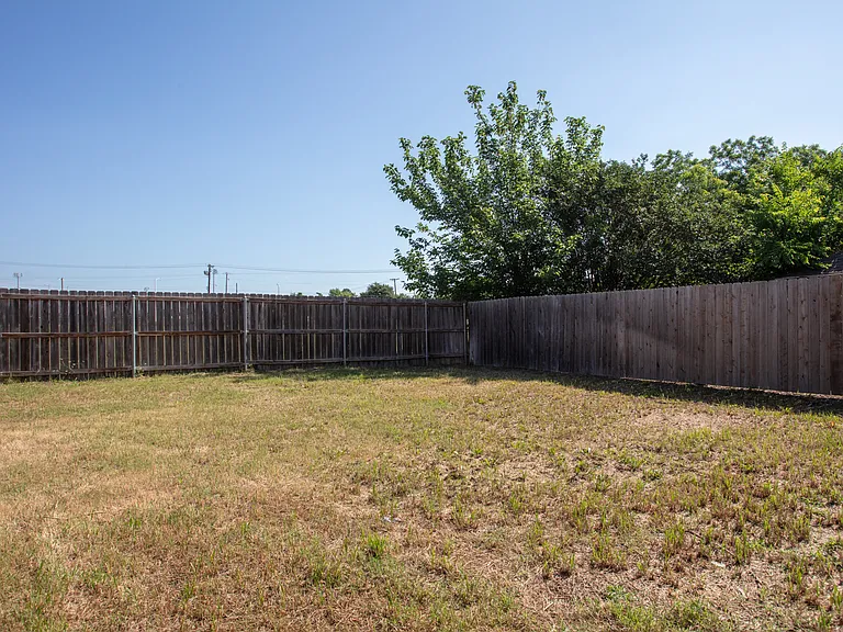 5301 Tartan Cir — Photo 23