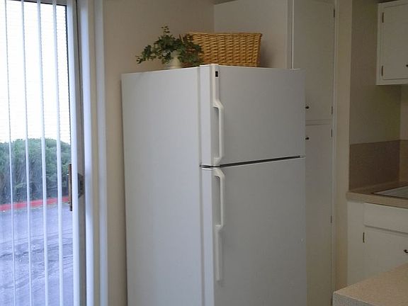 2nd image of 2622 S Green St #3700822
