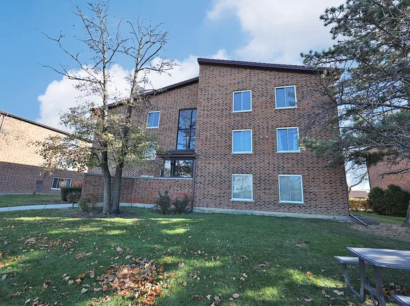 930 Perrie Dr APT 204, Elk Grove Village, IL 60007