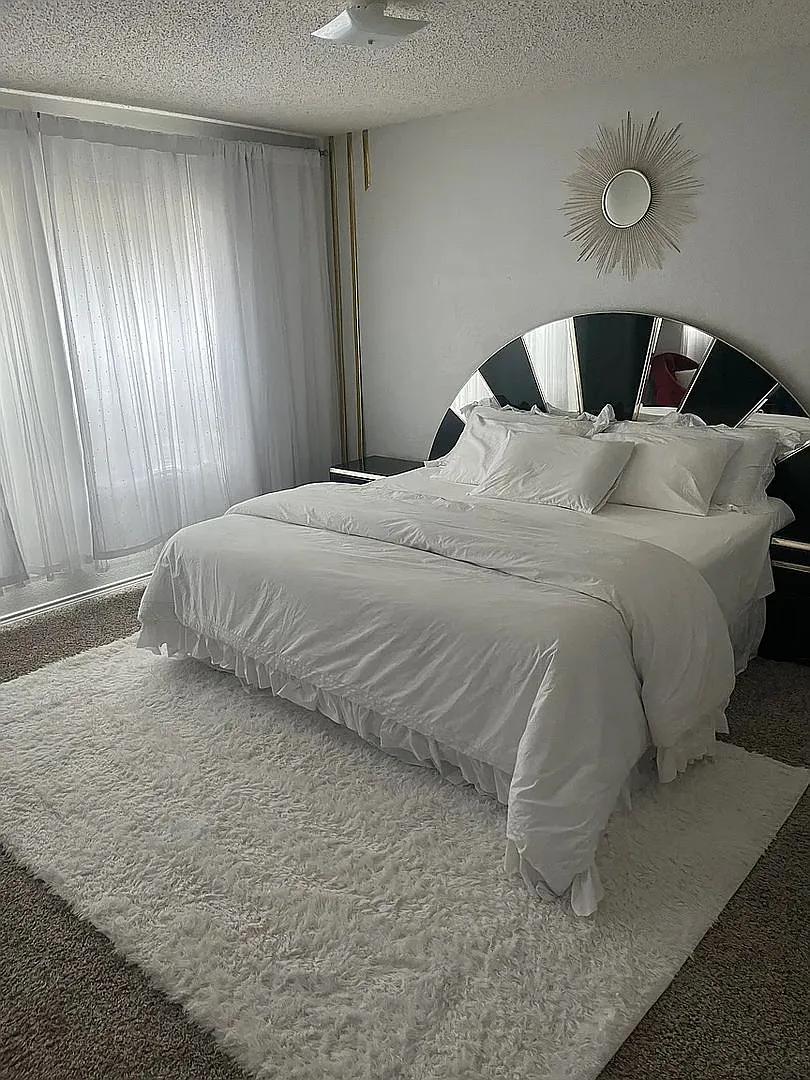 Room in 4 Bedroom Home in Fort Worth — Photo 4