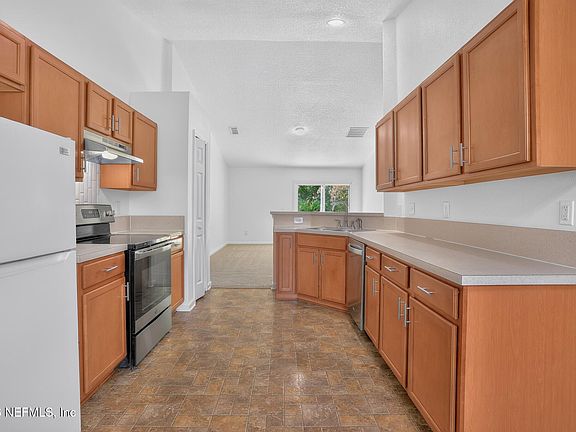 5th image of 13818 GOODSON Place