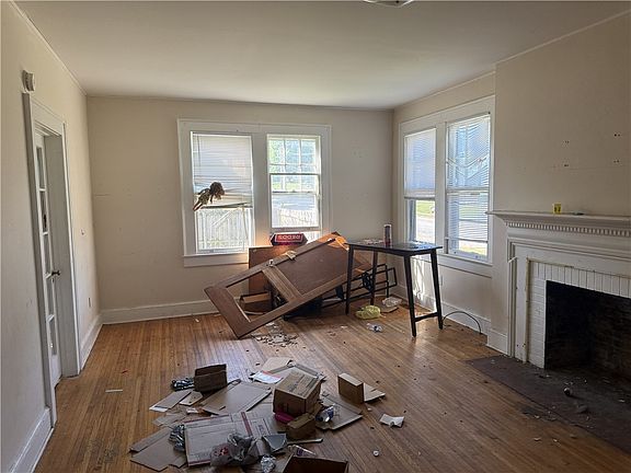 3rd image of 105 S 5th St