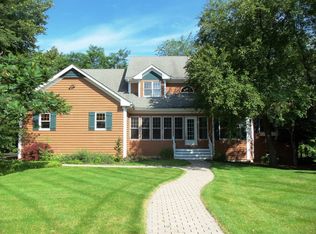 1135 Donegal Ct, Woodstock, IL 60098