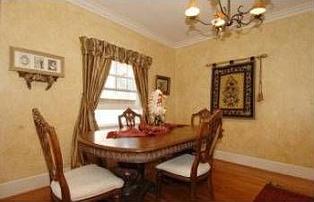 4th image of 472 Jeter St