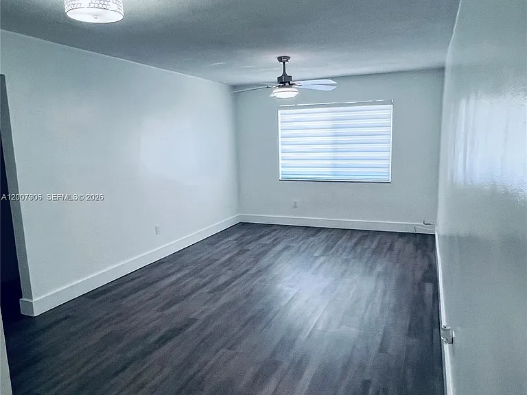 1945 NW 29th St #8 — Photo 26