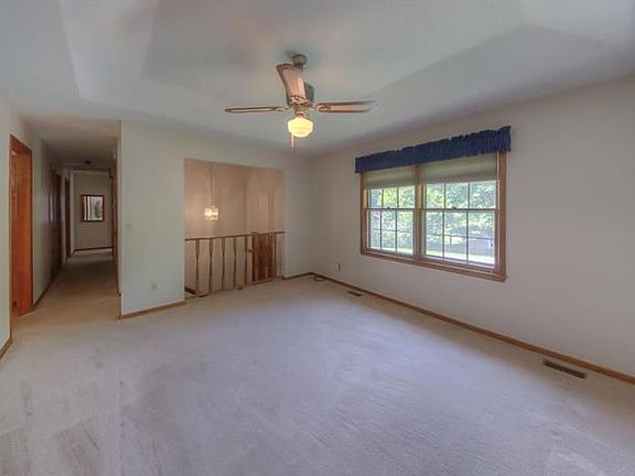 3rd image of 5805 NW Klamm Dr