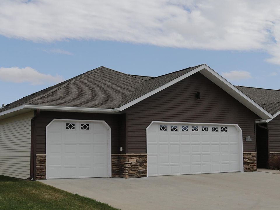 1st image of 512 Legacy Ln
