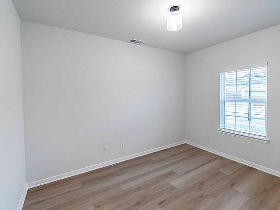 2nd image of 2415 Lundy Canyon St