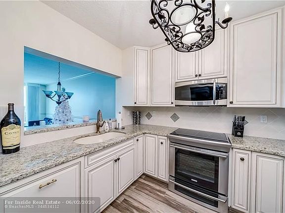 3rd image of 3020 NE 32nd Ave APT 1112