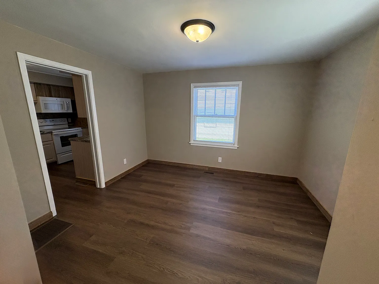 3 bed, 1500 sqft, $2,000 — Photo 4