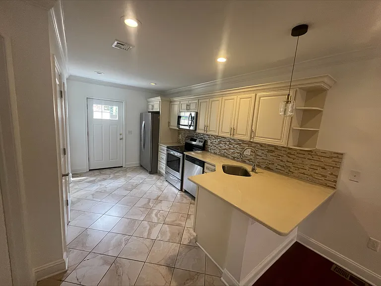 2044 Pierce St — Photo 3