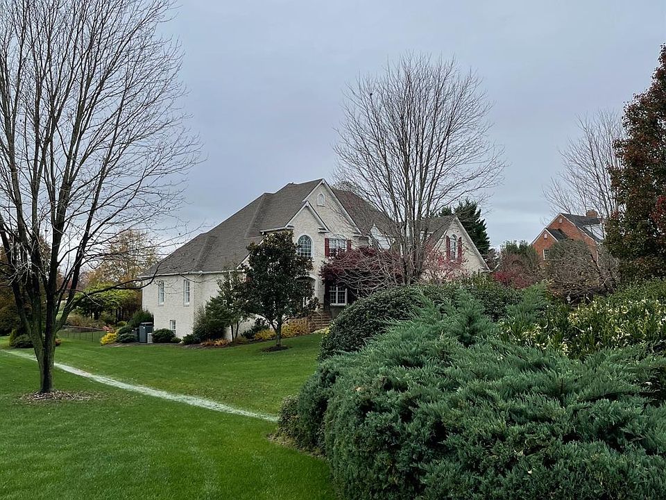 1st image of 1095 S Fairway Dr