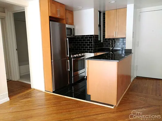 Rented by City Connections Realty | media 20