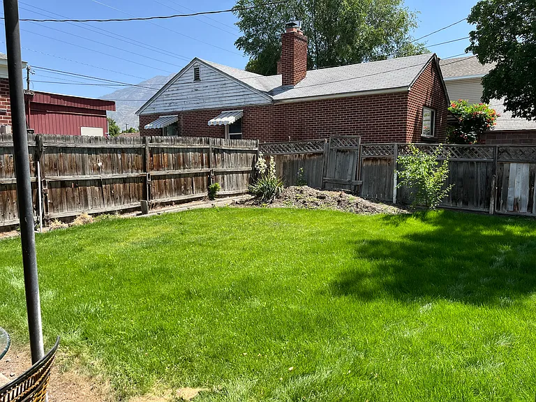 480 N 700 W — Photo 20