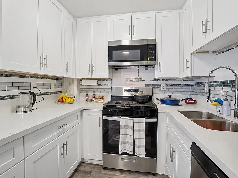 Sylvan Apartments — Photo 28