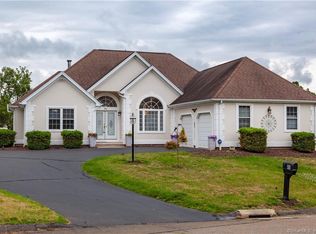 41 Robby Ln, New Haven, CT 06512